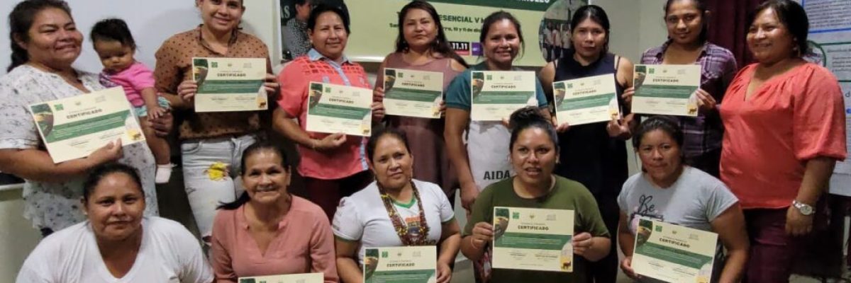 Lideresas indígenas culminaron el tercer programa de formación en crisis climática y alternativas al modelo de desarrollo